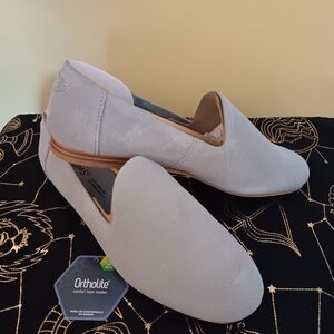 TOMS Grey Flats